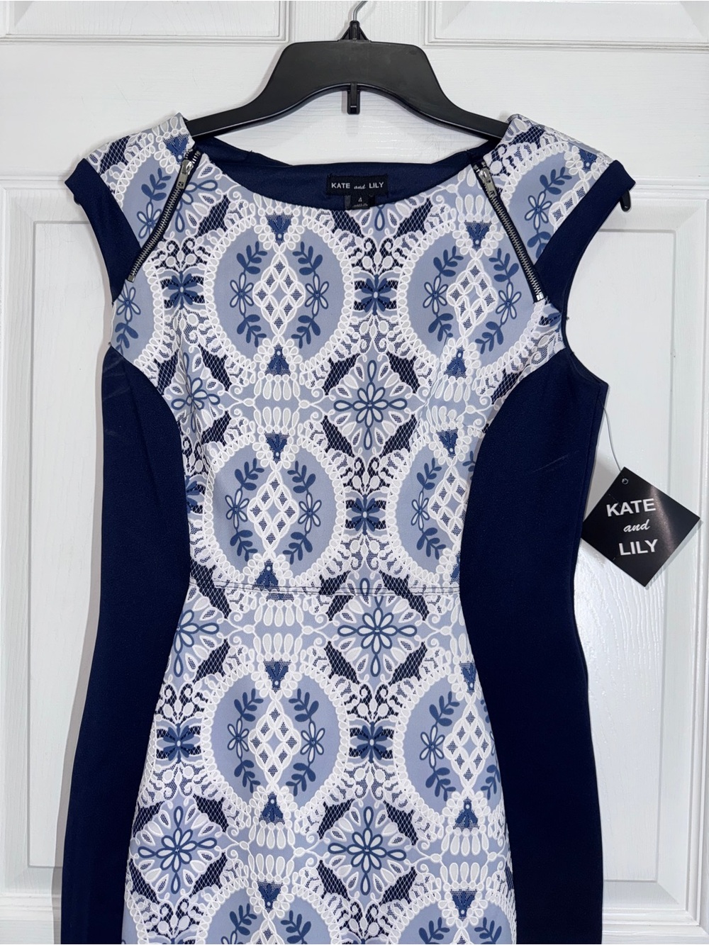 Kate and Lily Navy and Light Blue Patterned Cap-Sleeve Sheath Dress size 4 NWT - Picture 4 of 12